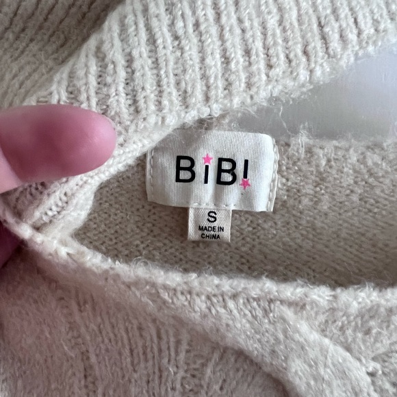 BiBi NWOT cutout sweater - Picture 2 of 3